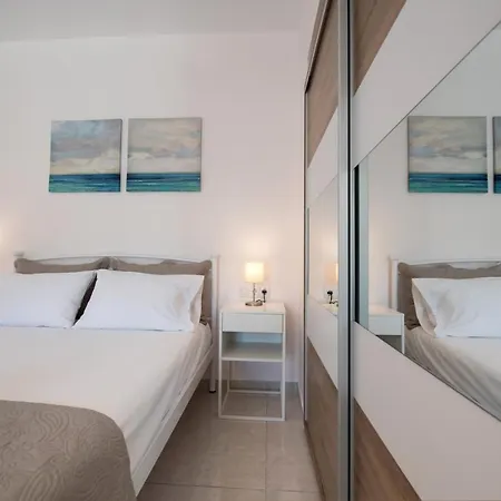 Aparthotel Bounatsa & 4*