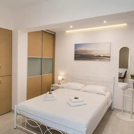 Bounatsa & Aparthotel 4*