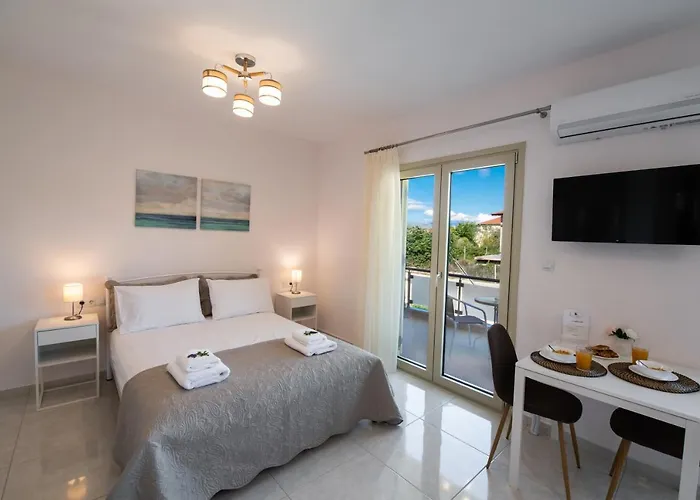 Aparthotel Bounatsa &