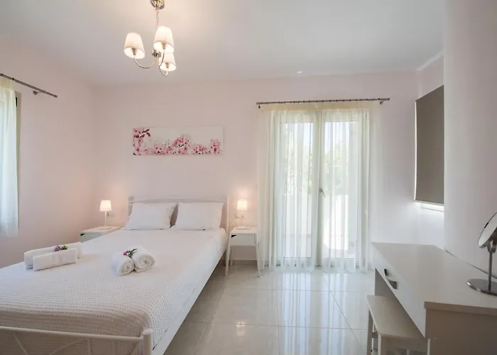 Bounatsa & Aparthotel 4*