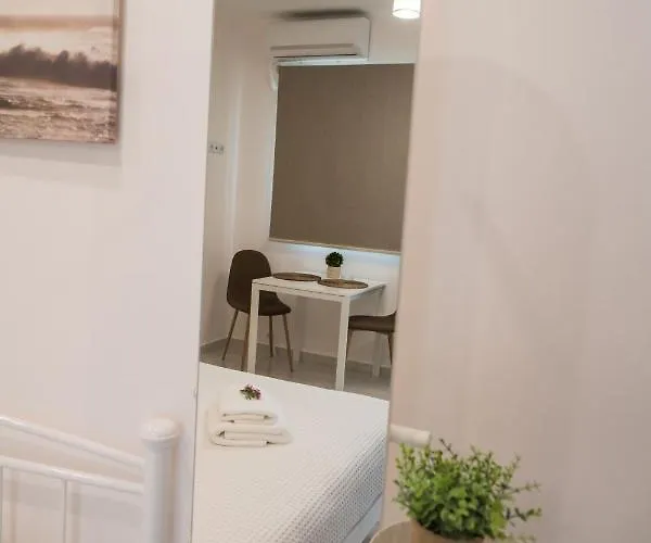 Bounatsa & Aparthotel