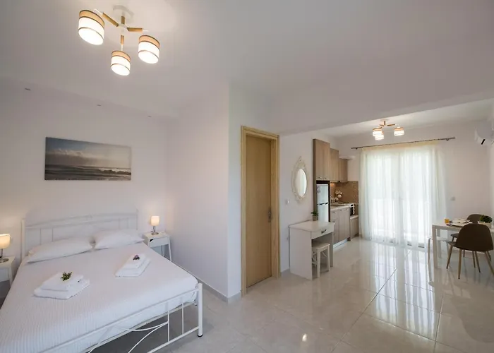 Aparthotel Bounatsa &